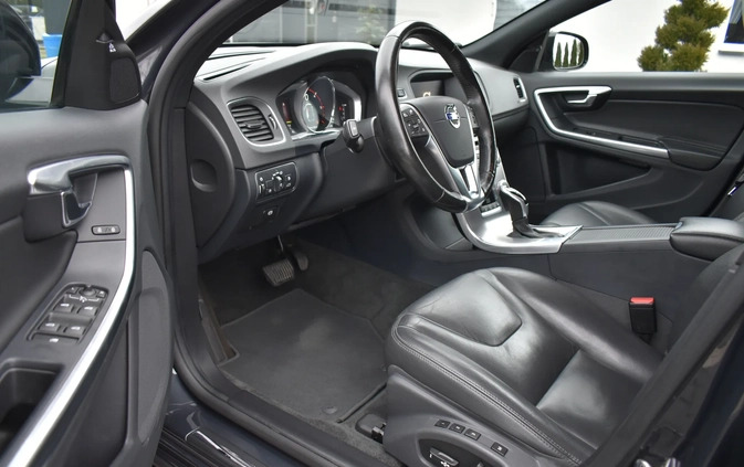 Volvo V60 Cross Country cena 79900 przebieg: 210000, rok produkcji 2017 z Prószków małe 781